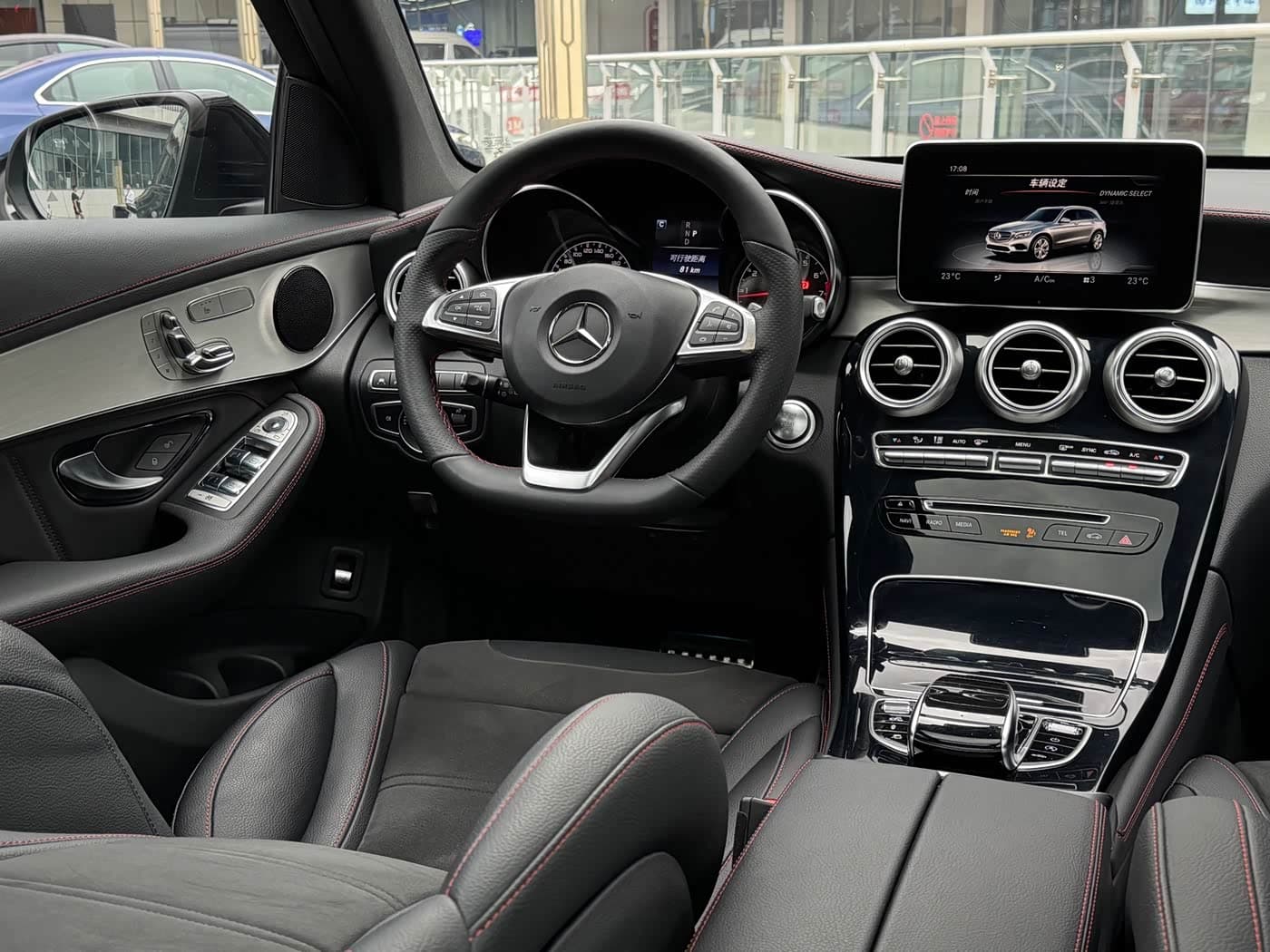 Mercedes-Benz GLC AMG 2018 — Фото 19/20
