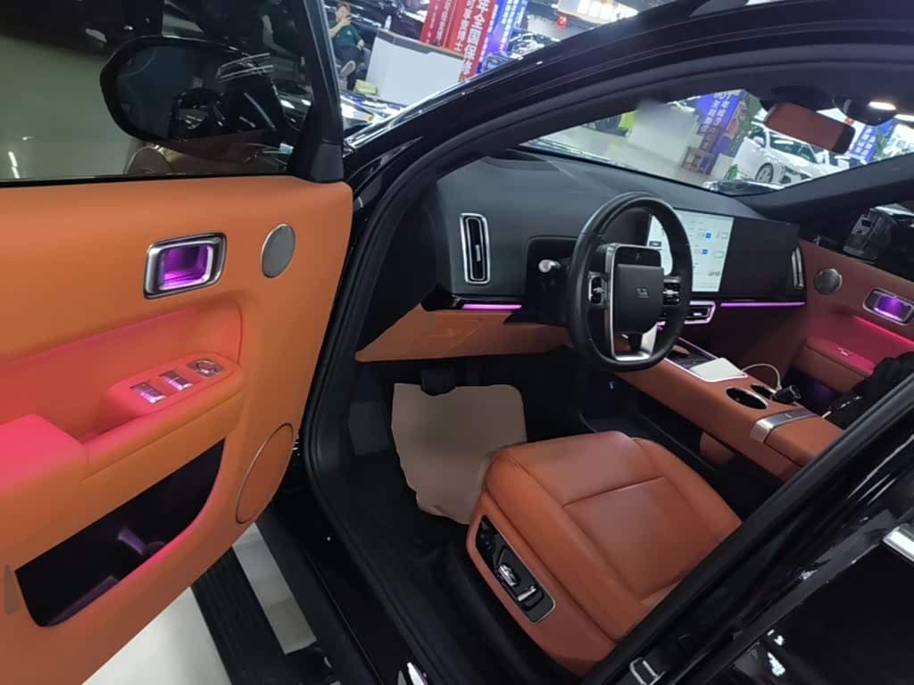 Li Auto Li Xiang L9 2024 — Фото 16/20