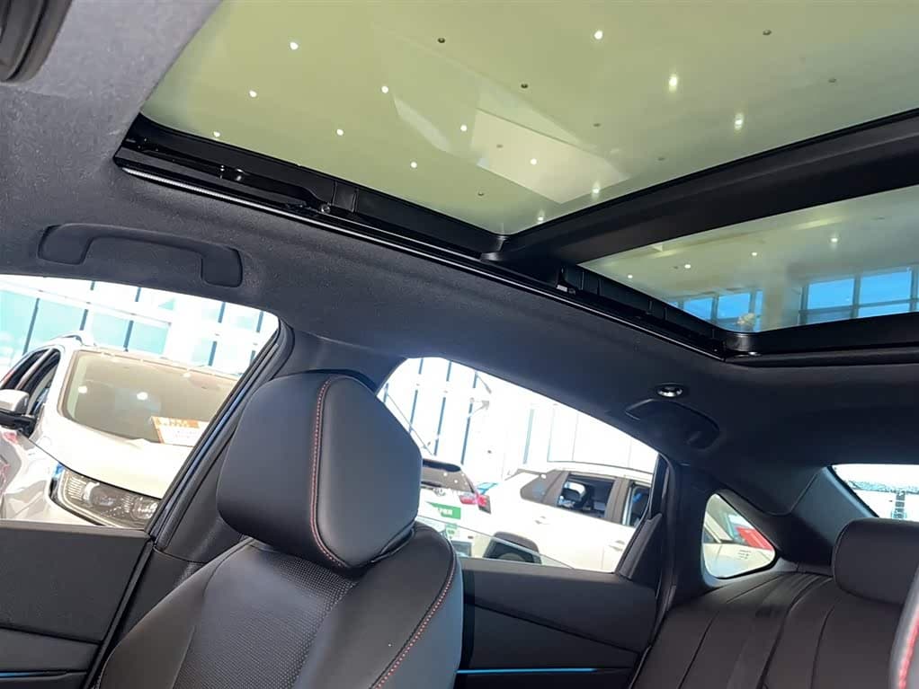 Honda Accord 2023 — Фото 15/20