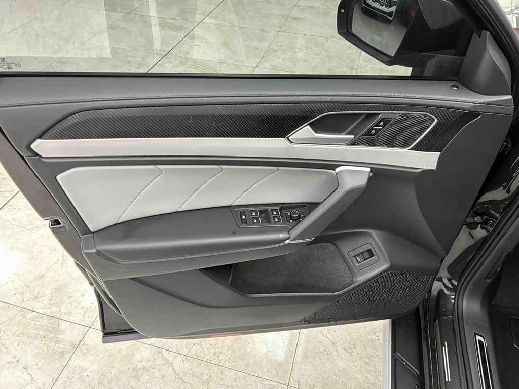 Volkswagen Tayron 2023 — Фото 10/20