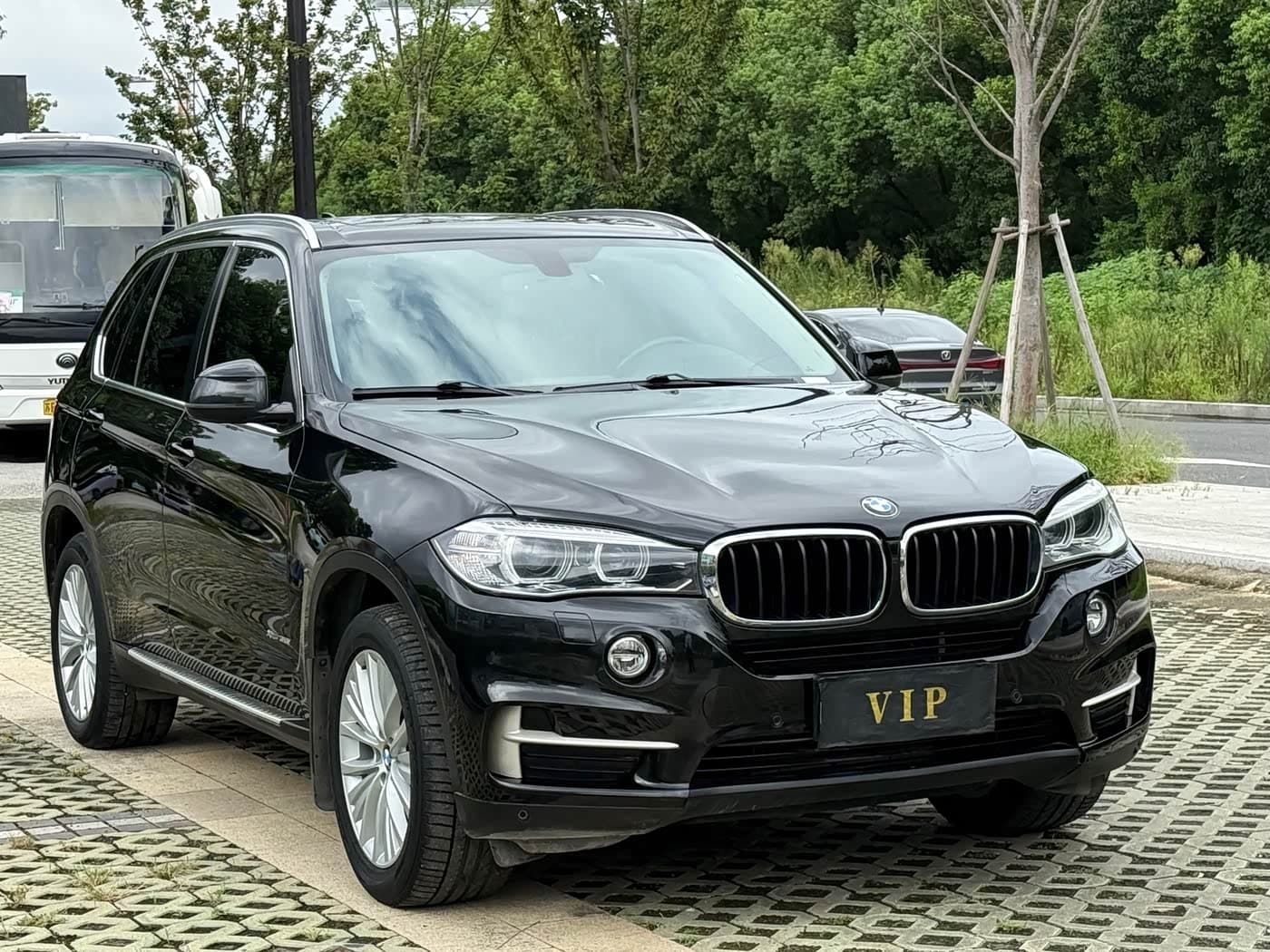 BMW X5 2016 — Фото 3/18
