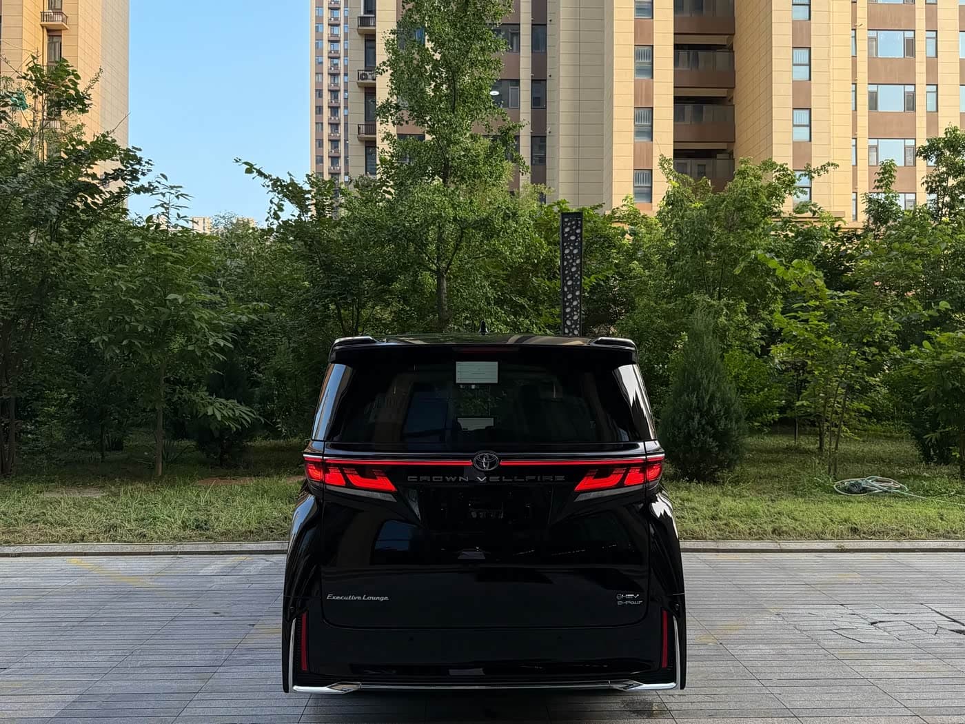 Toyota Vellfire 2024 — Фото 6/17