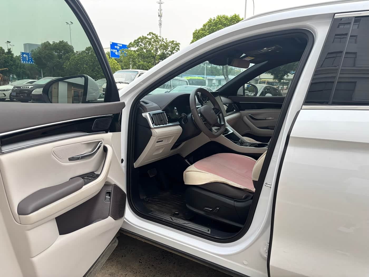 BYD Song PLUS PHEV 2025 — Фото 9/13