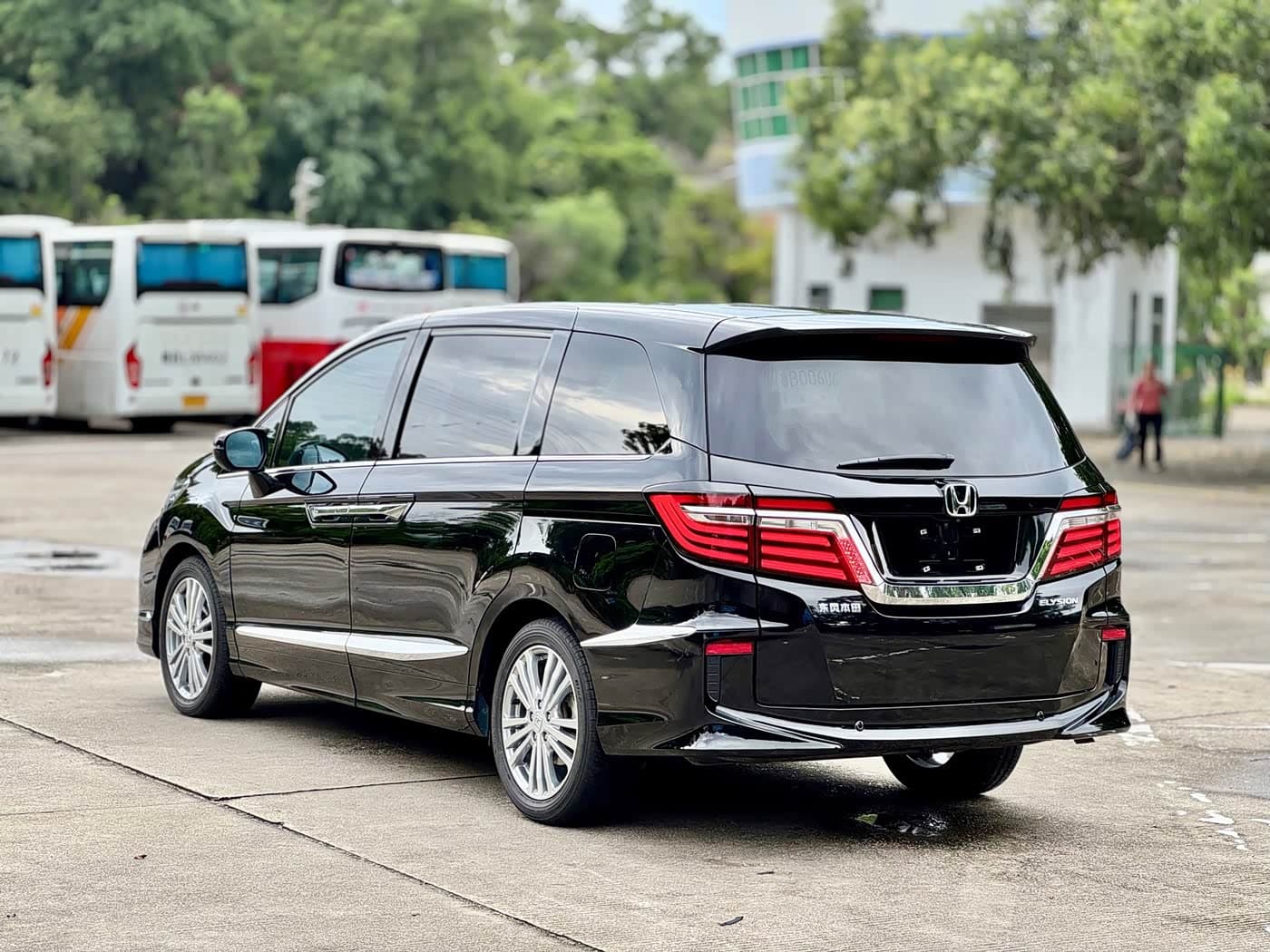 Honda Elysion 2018 — Фото 5/20