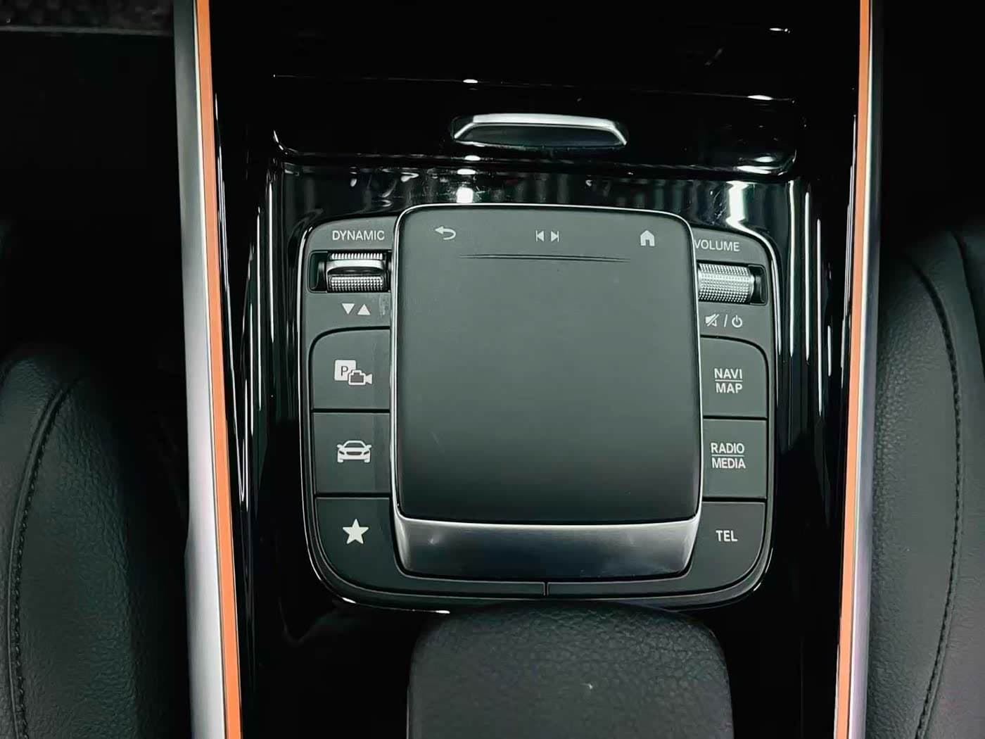 Mercedes-Benz GLB 2023 — Фото 10/17