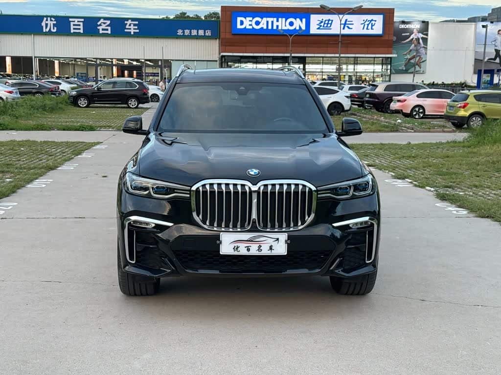 BMW X7 2022 — Фото 2/20