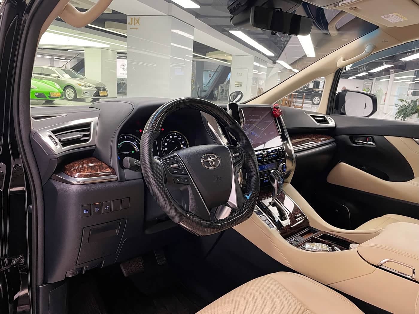 Toyota Alphard 2022 — Фото 10/20