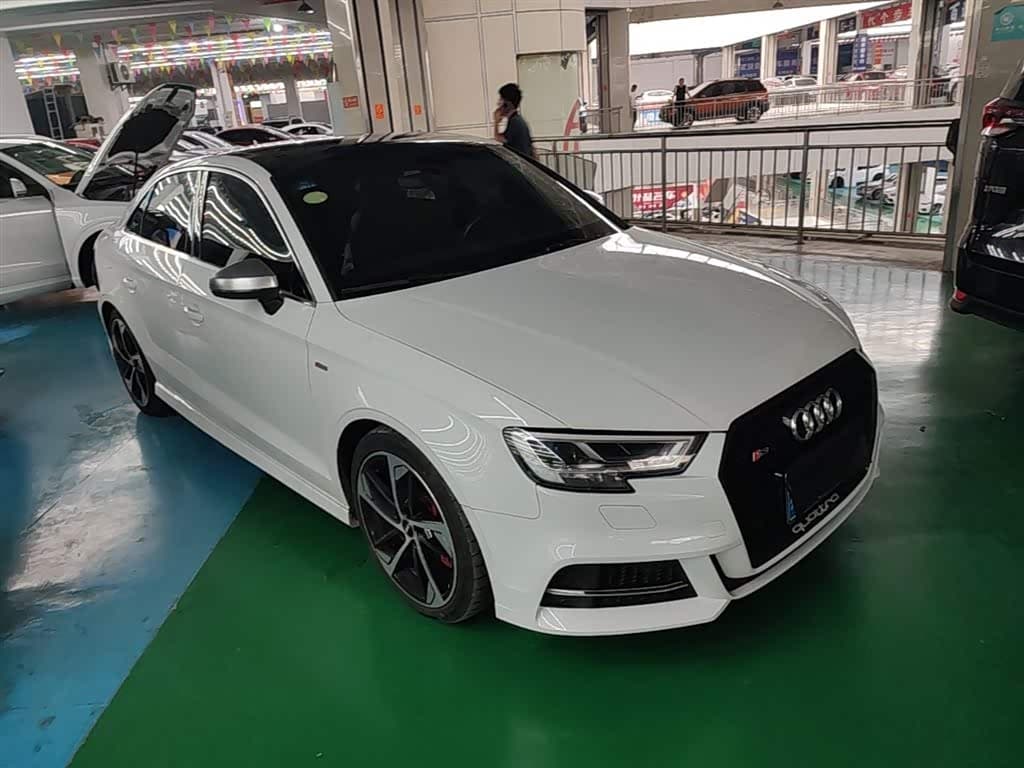 Audi S3 2018 — Фото 4/20