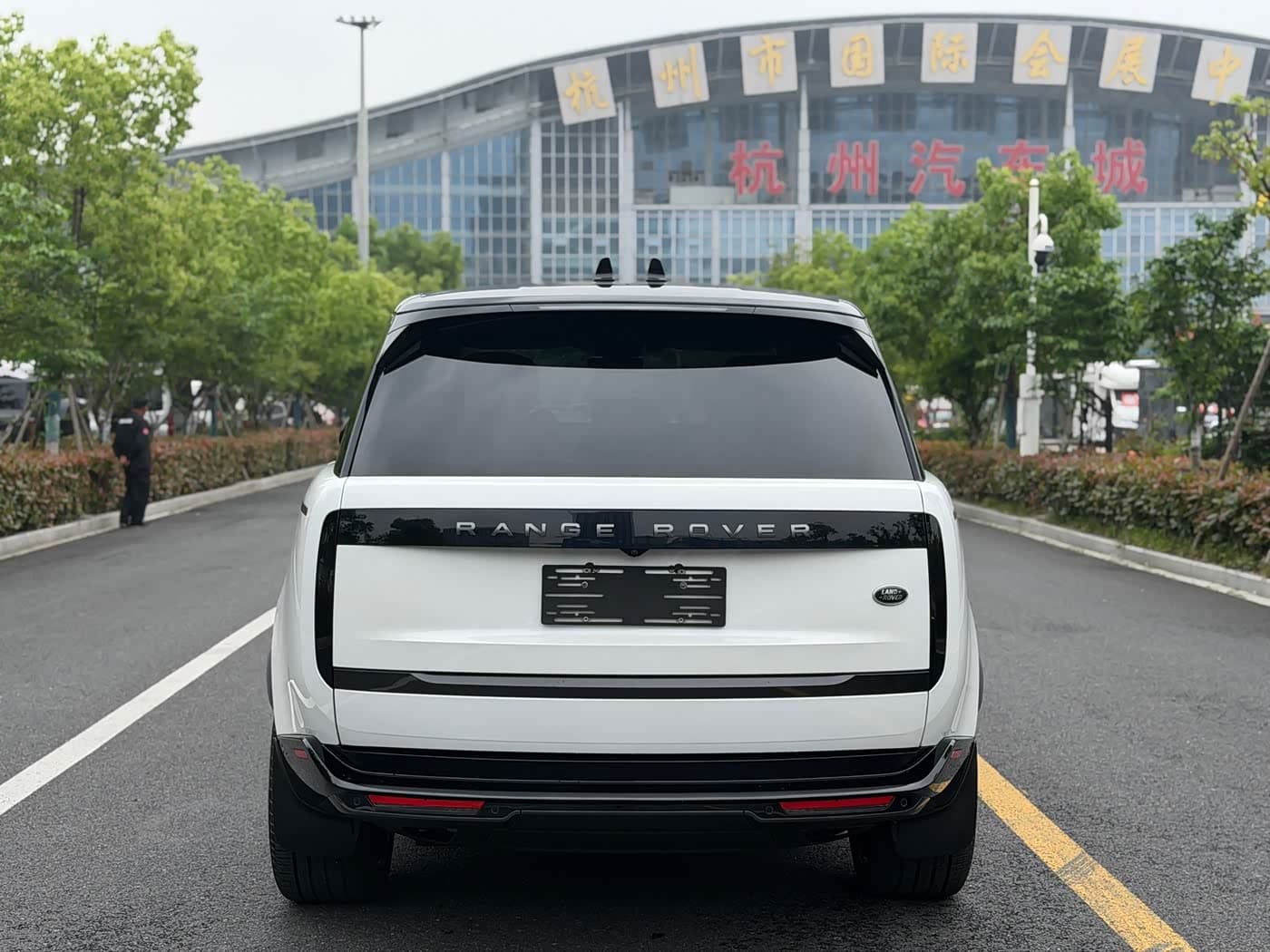 Land Rover Range Rover 2023 — Фото 14/15