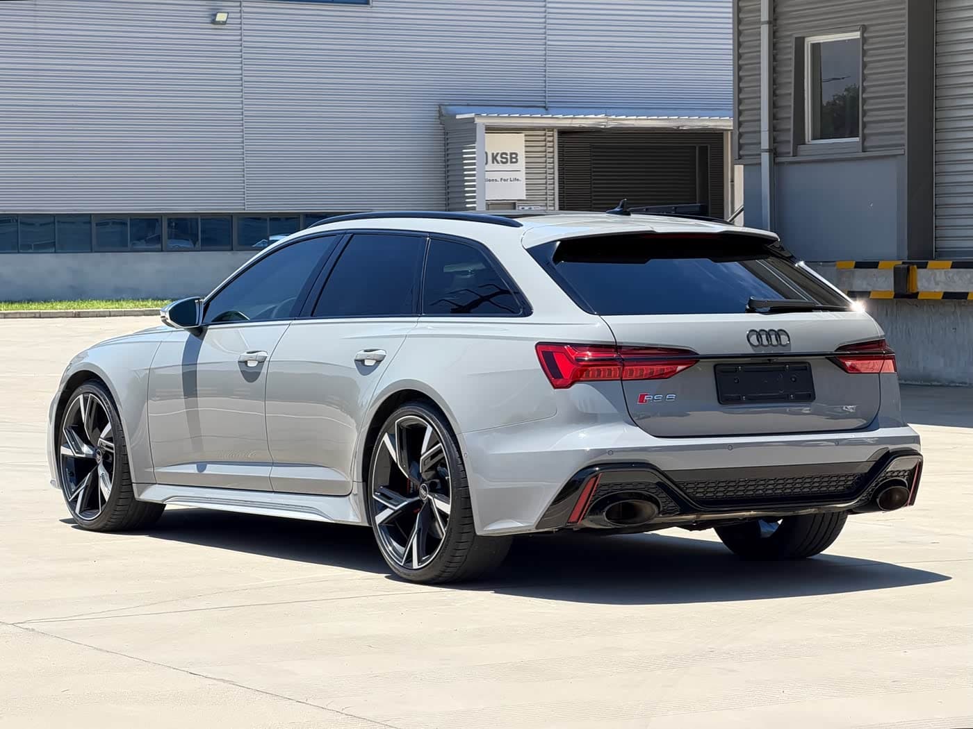 Audi RS 6 2022 — Фото 4/20