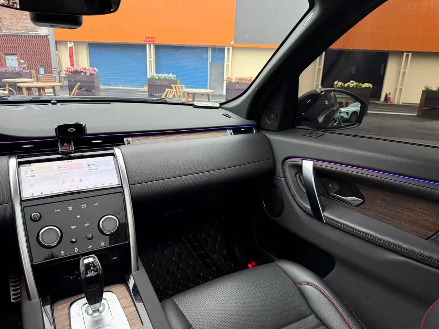 Land Rover Discovery Sport 2020 — Фото 18/20