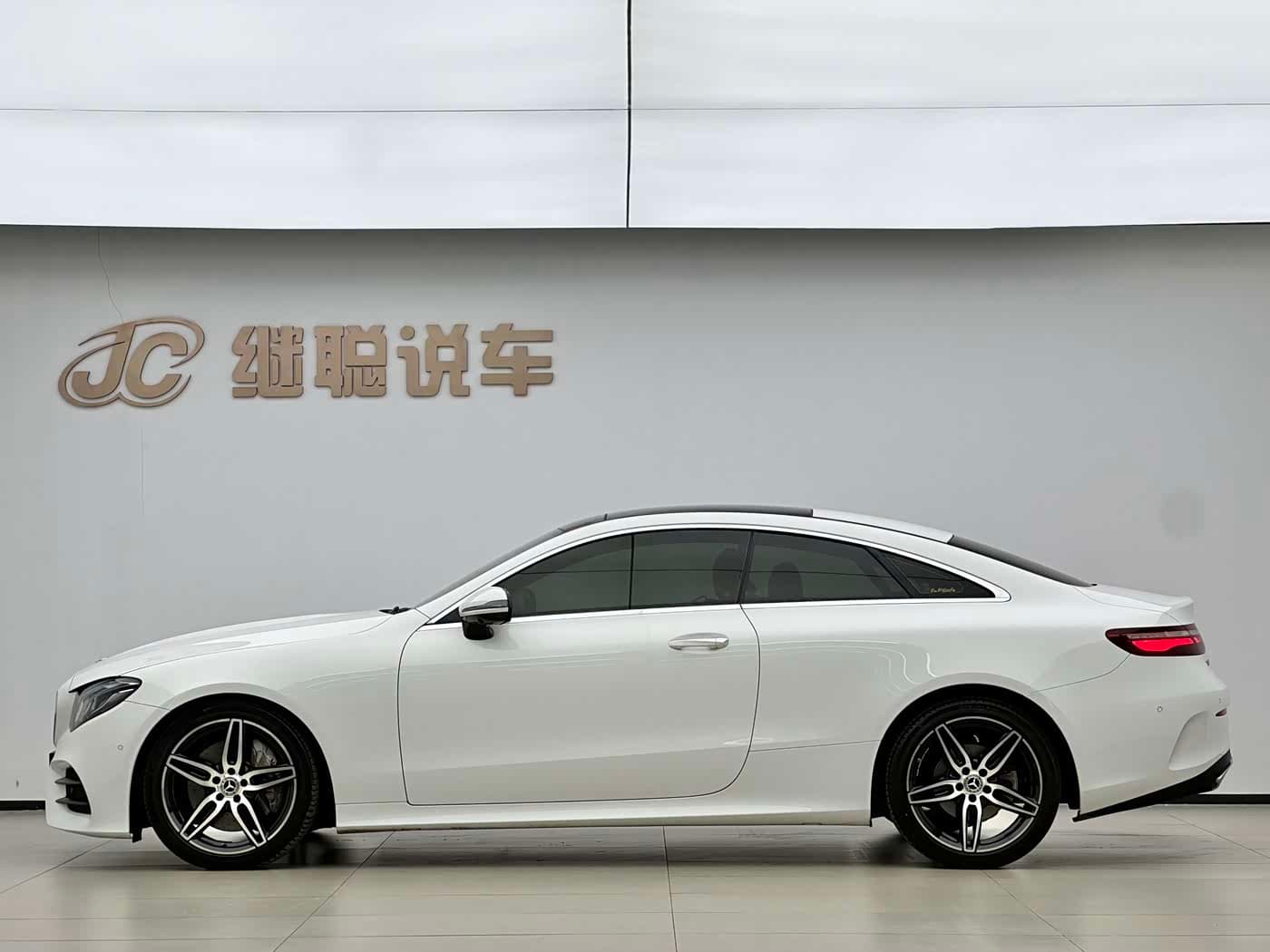 Mercedes-Benz E-Class 2021 — Фото 3/18