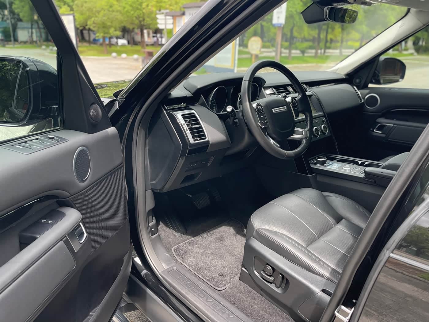 Land Rover Discovery 2018 — Фото 4/20