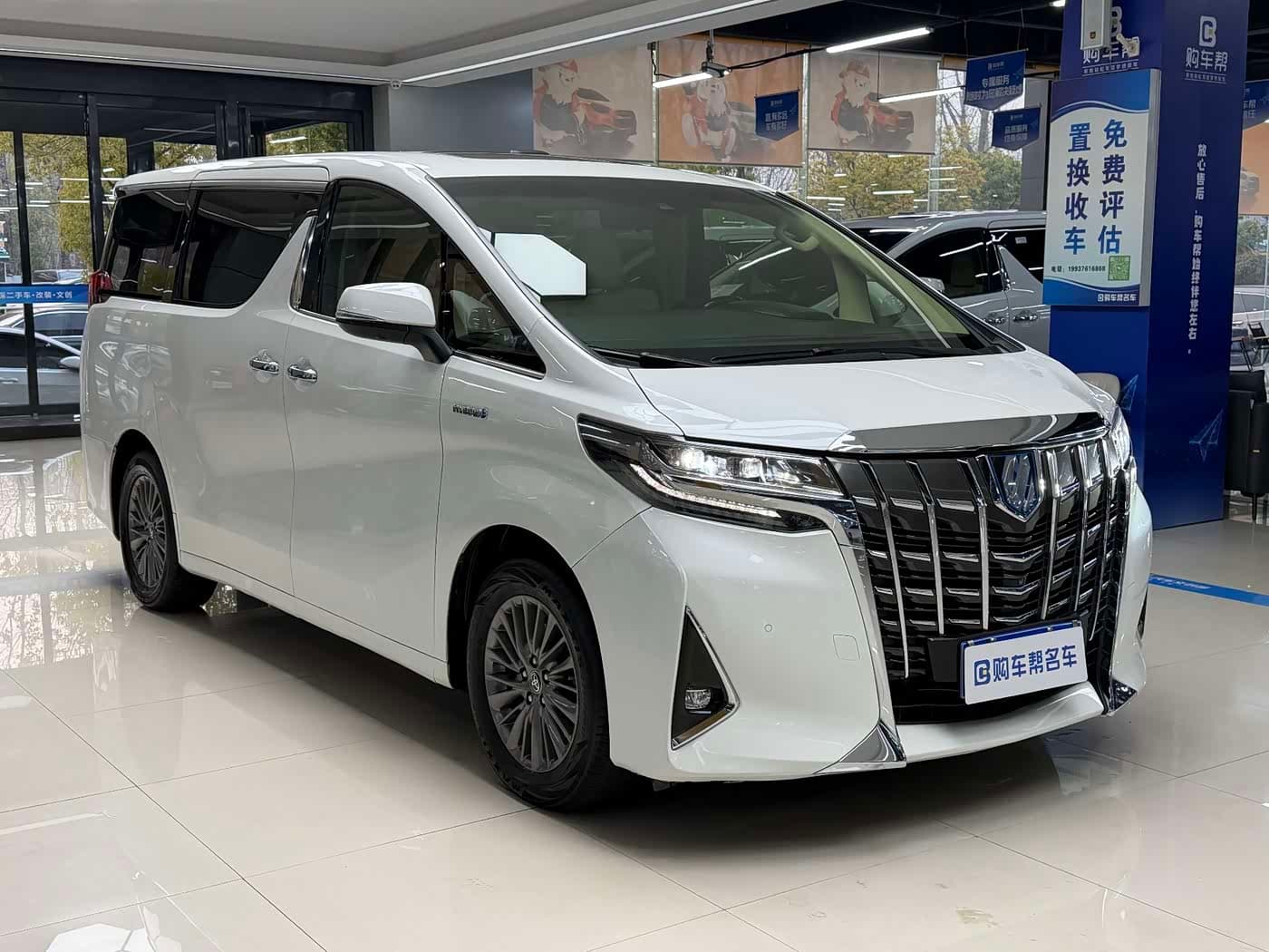 Toyota Alphard 2019 — Фото 3/20