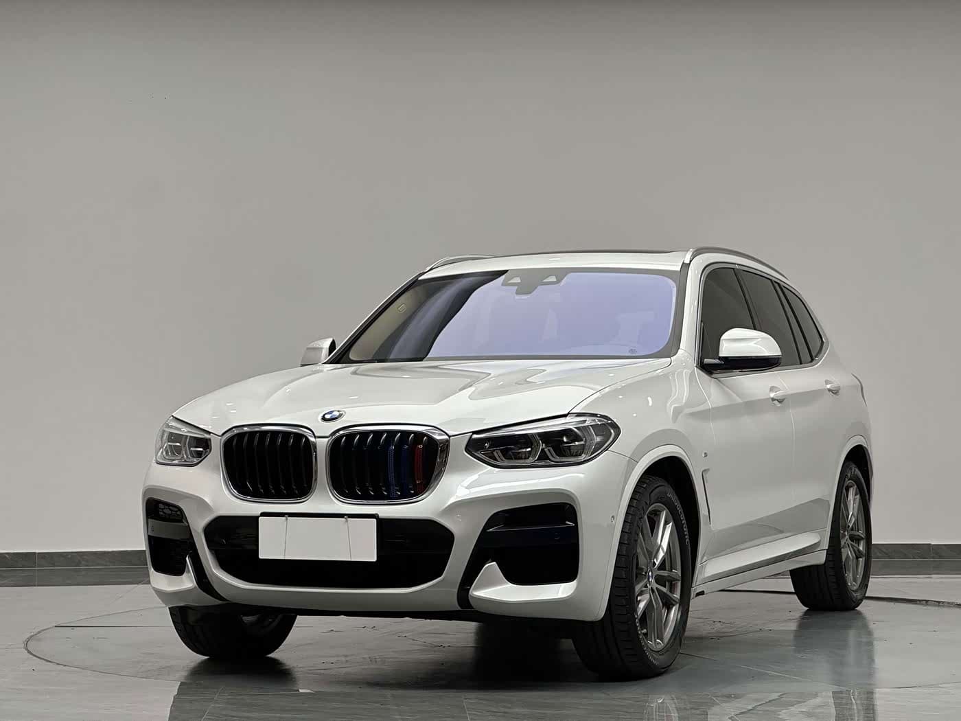 BMW X3 2020 — Фото 1/9