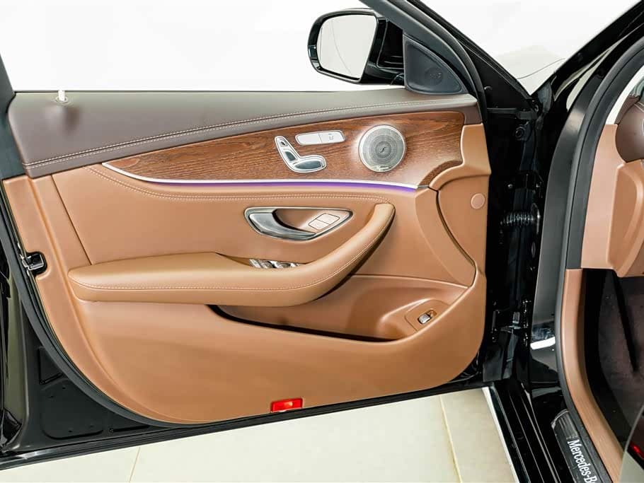 Mercedes-Benz E-Class 2023 — Фото 16/20