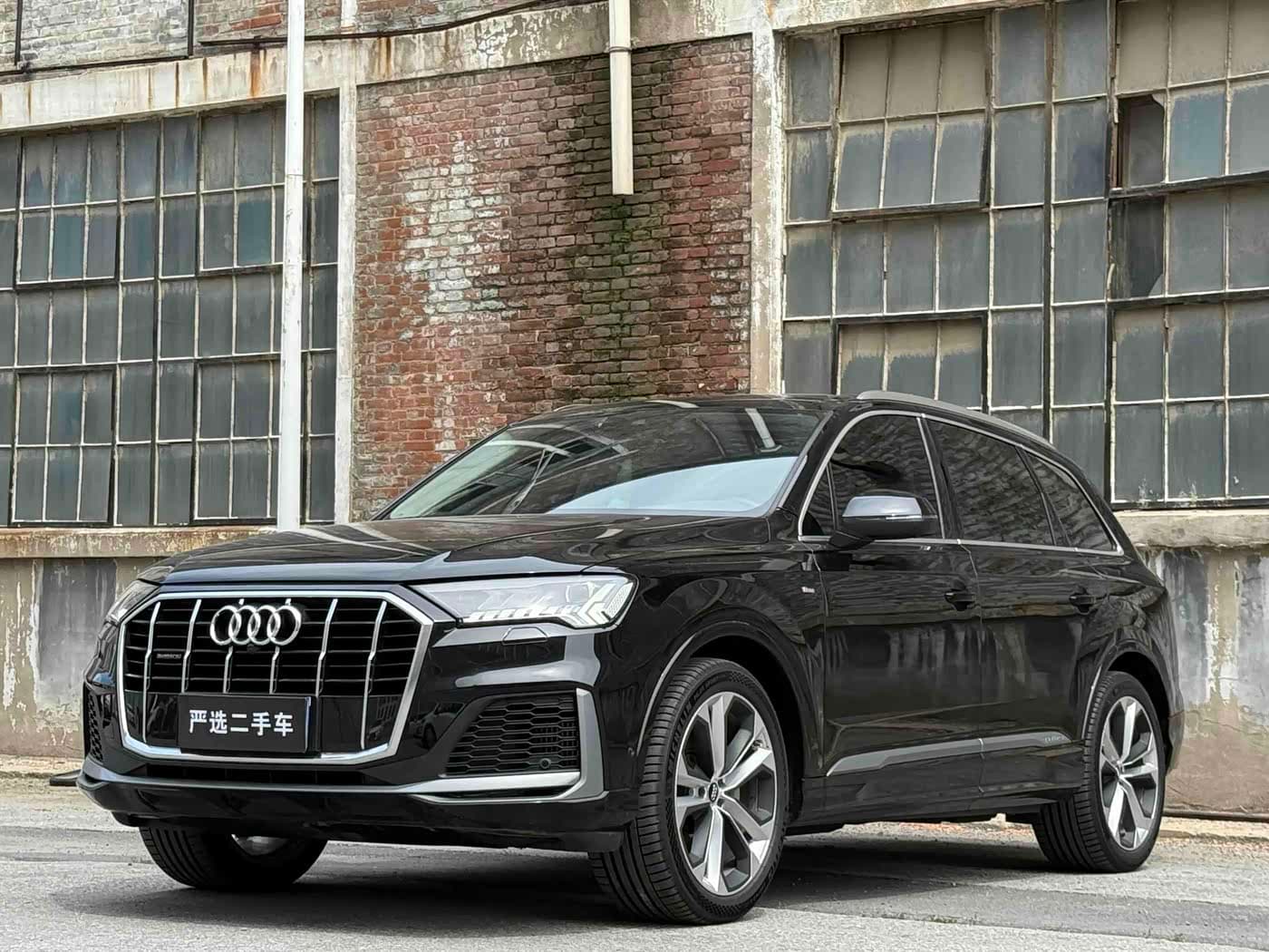 Audi Q7 2020 — Фото 2/20
