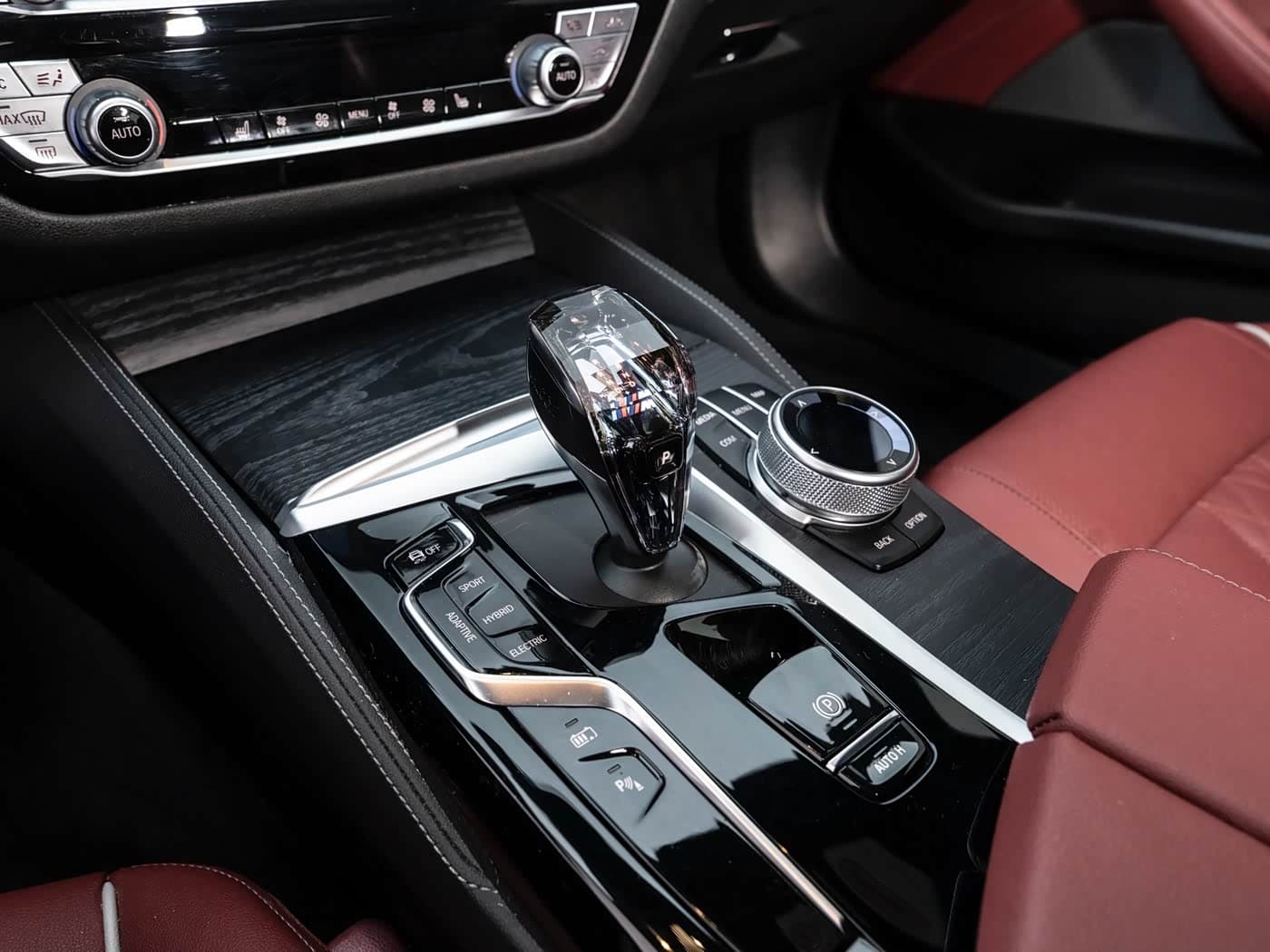 BMW 5 Series New Energy 2023 — Фото 16/20