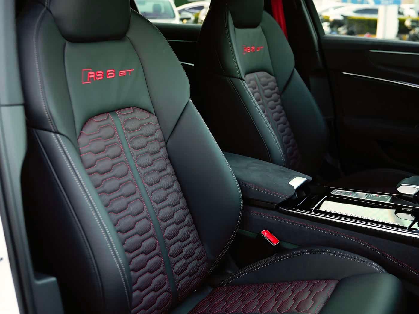 Audi RS 6 2025 — Фото 17/20