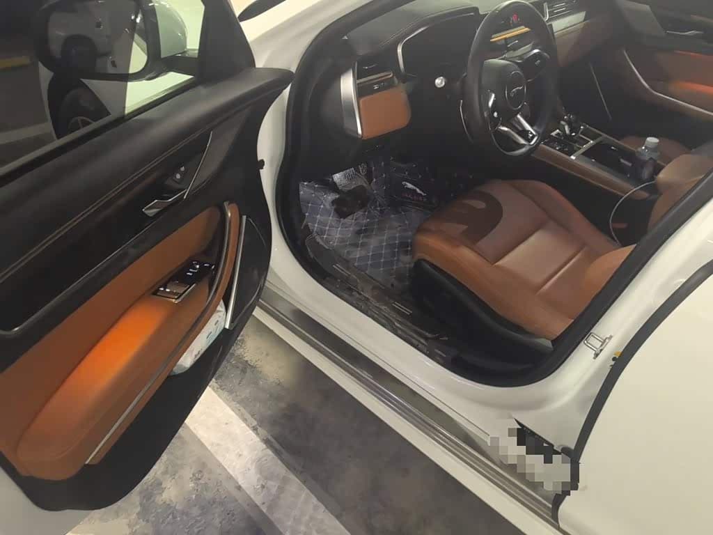 Jaguar XFL 2023 — Фото 17/20
