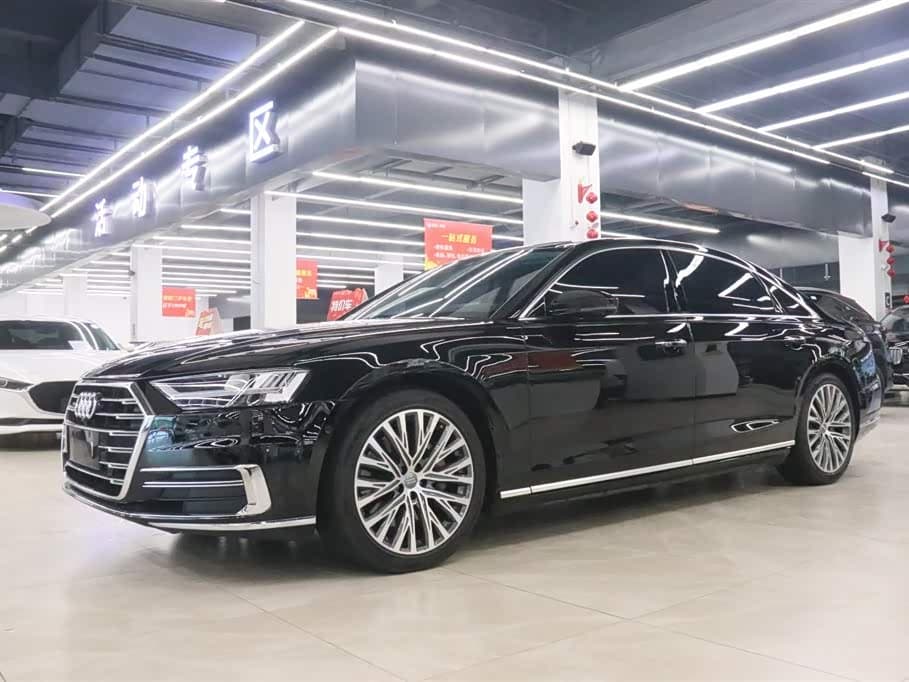 Audi A8 2020 — Фото 1/20