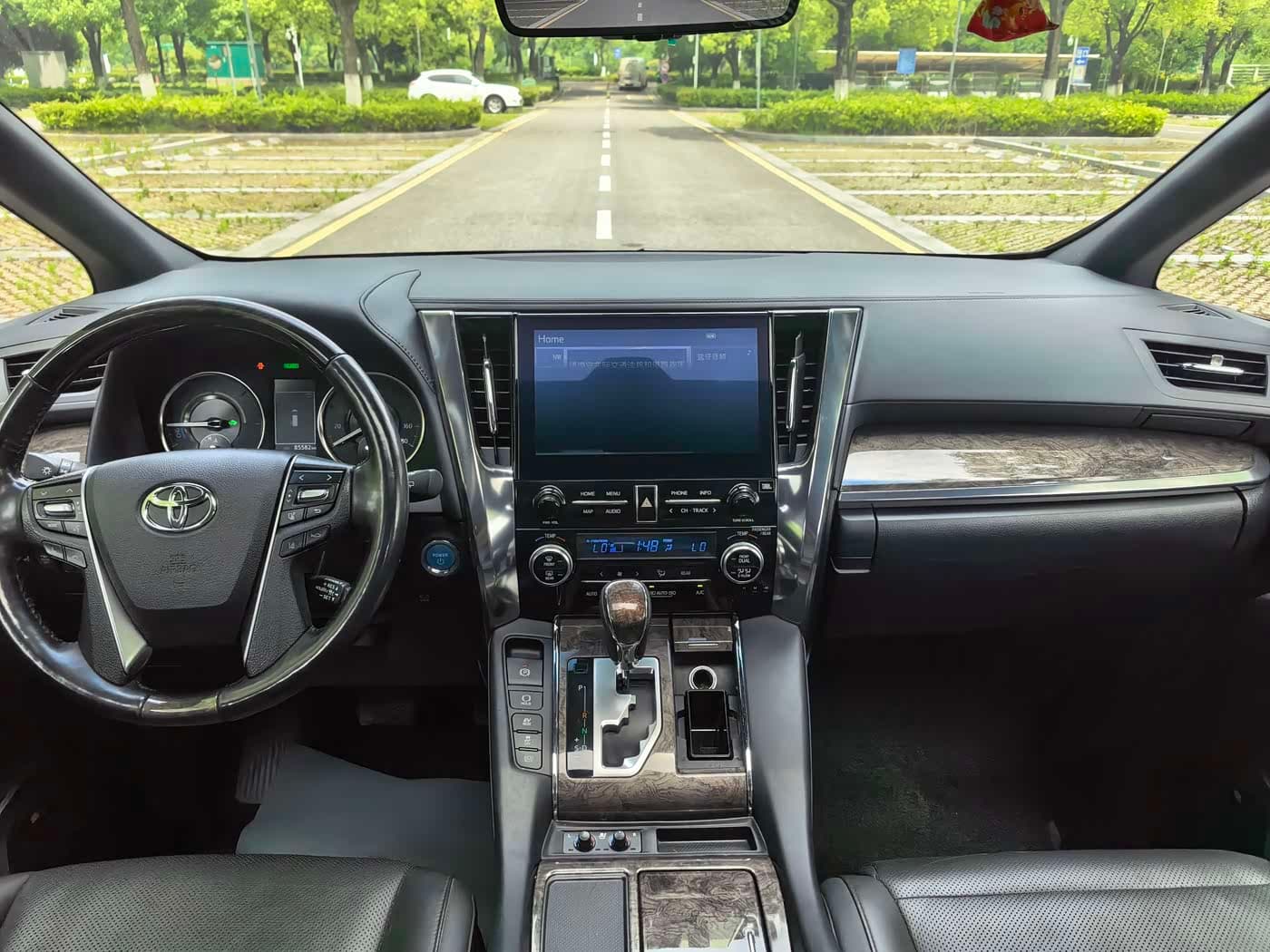 Toyota Alphard 2021 — Фото 10/17