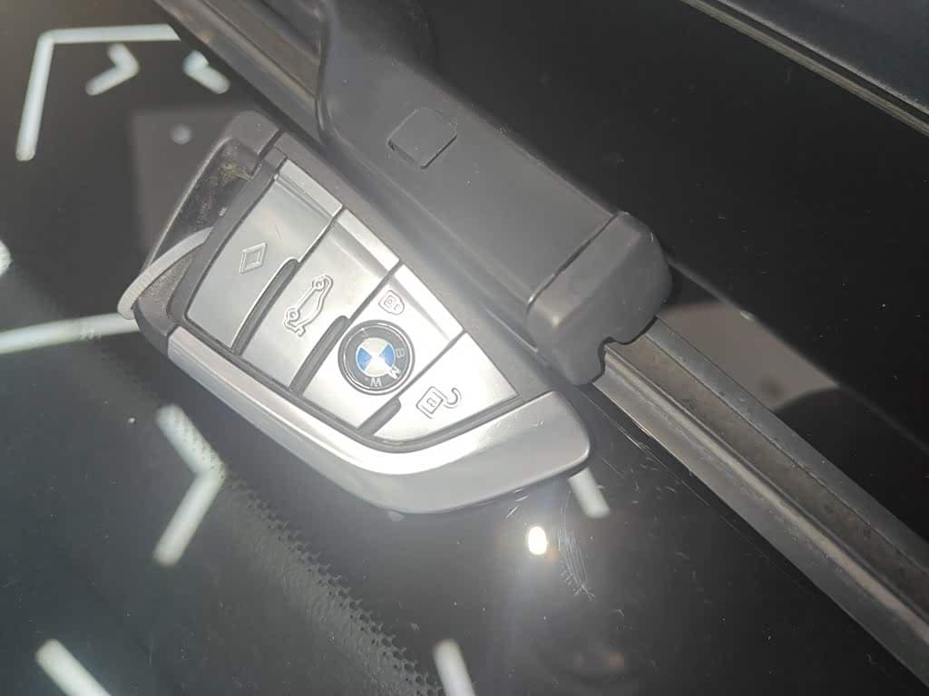 BMW 5 Series New Energy 2021 — Фото 17/20