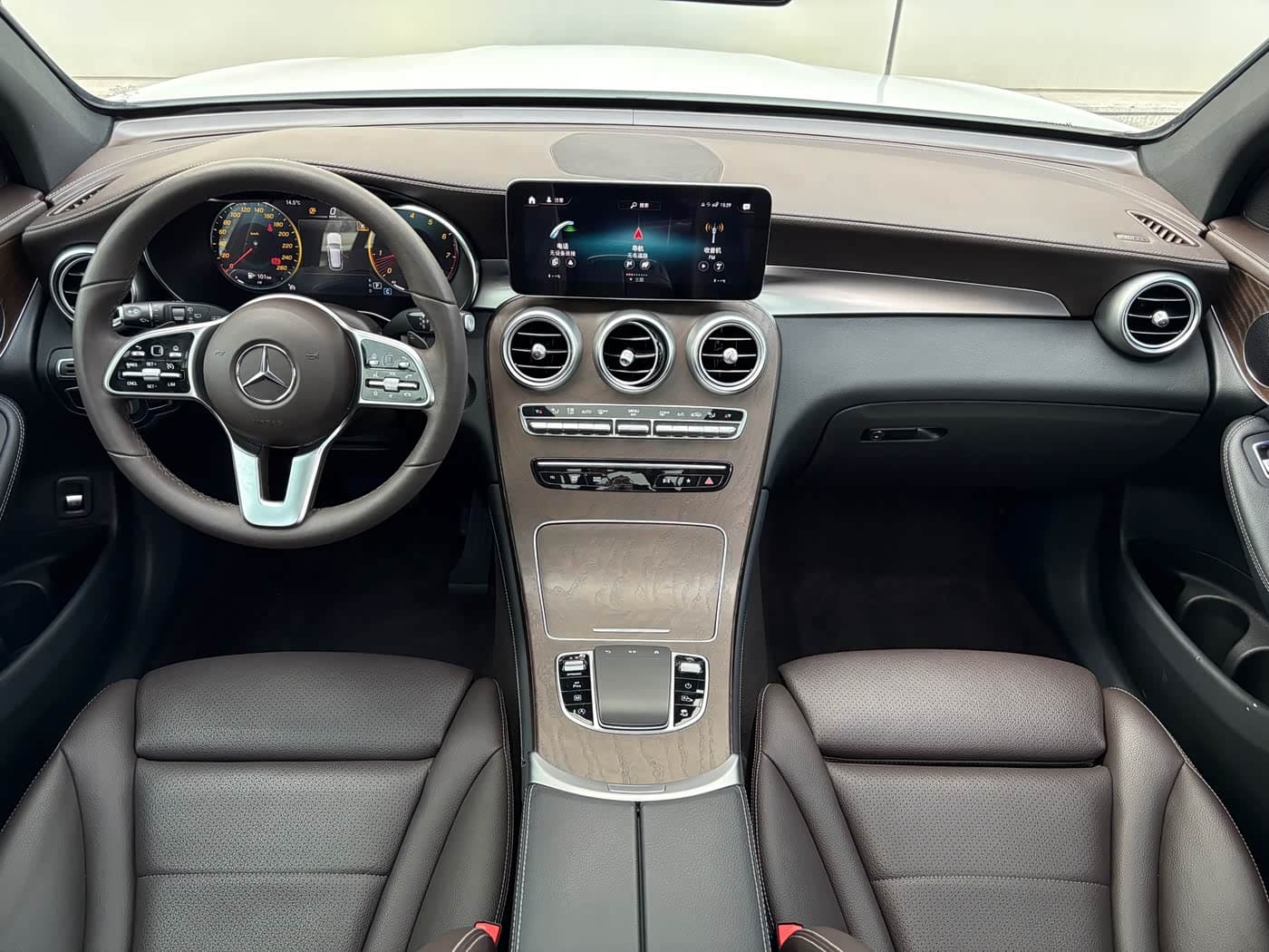 Mercedes-Benz GLC 2022 — Фото 9/17