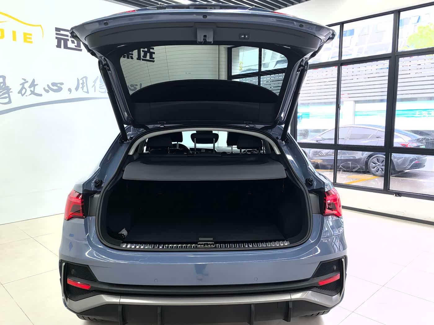 Audi Q3 Sportback 2022 — Фото 19/20