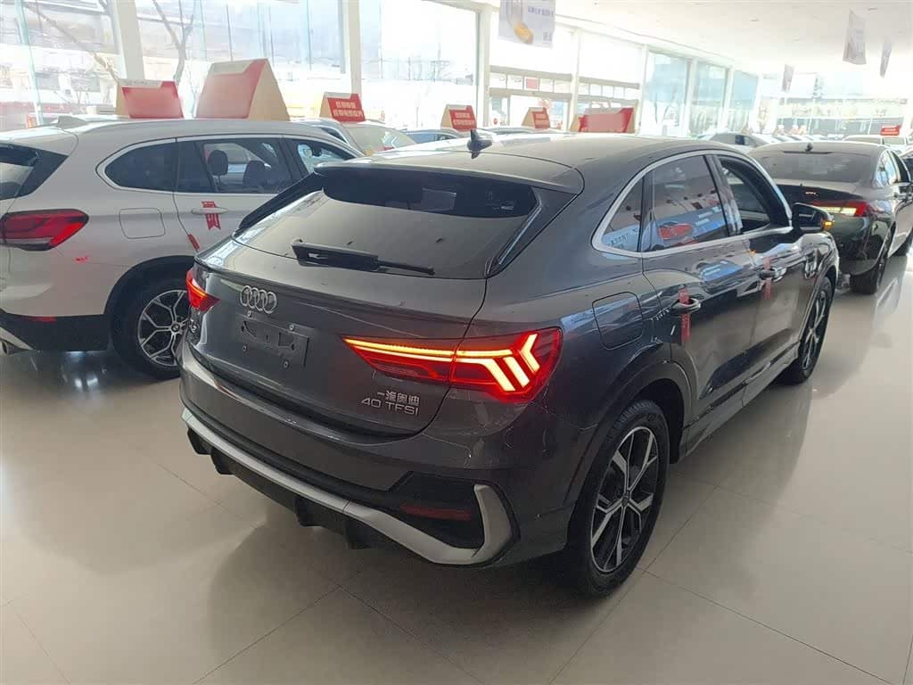 Audi Q3 Sportback 2020 — Фото 5/20