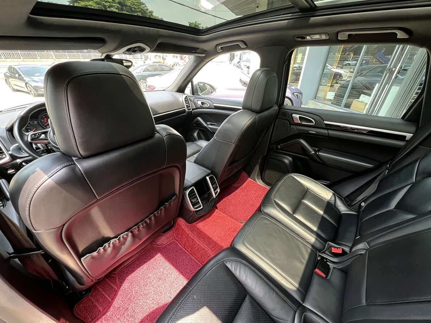 Porsche Cayenne 2017 — Фото 9/13