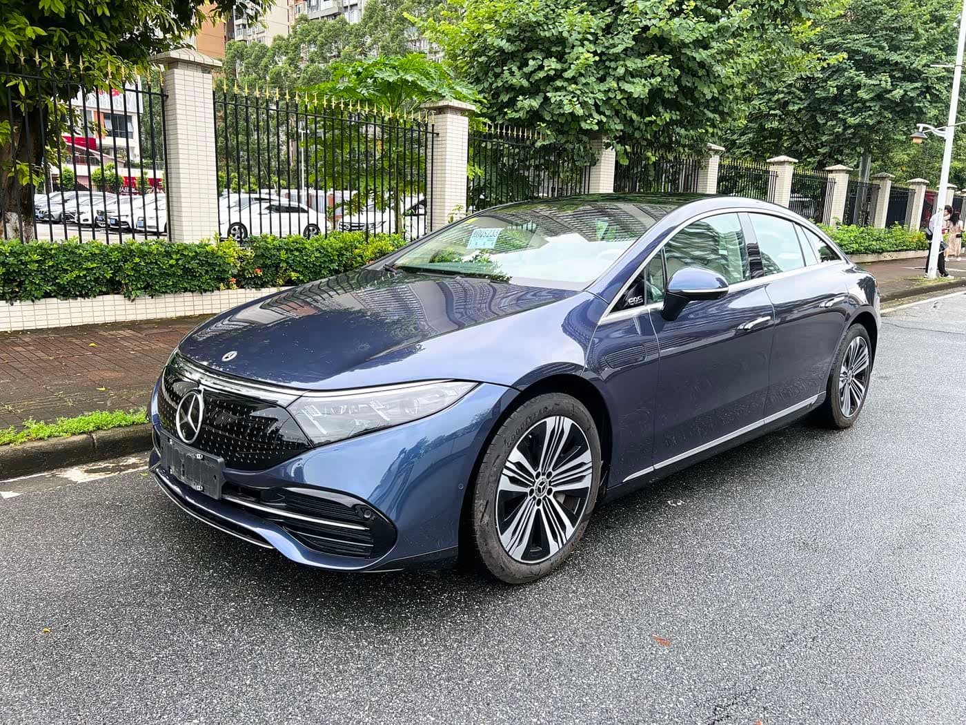 Mercedes-Benz EQS 2024 — Фото 2/18
