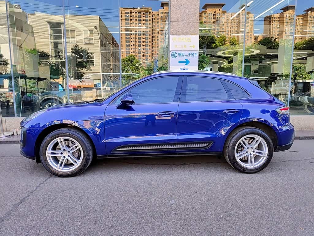 Porsche Macan 2022 — Фото 3/11