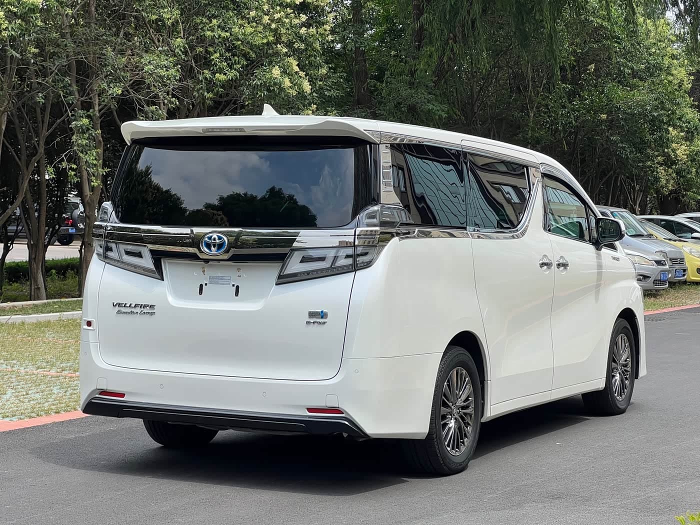 Toyota Vellfire 2021 — Фото 15/15
