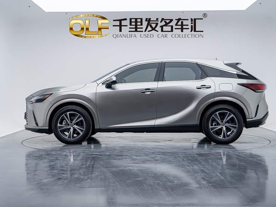 Lexus RX 2025 — Фото 7/20