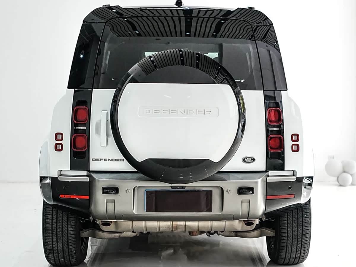 Land Rover Defender 2024 — Фото 9/20