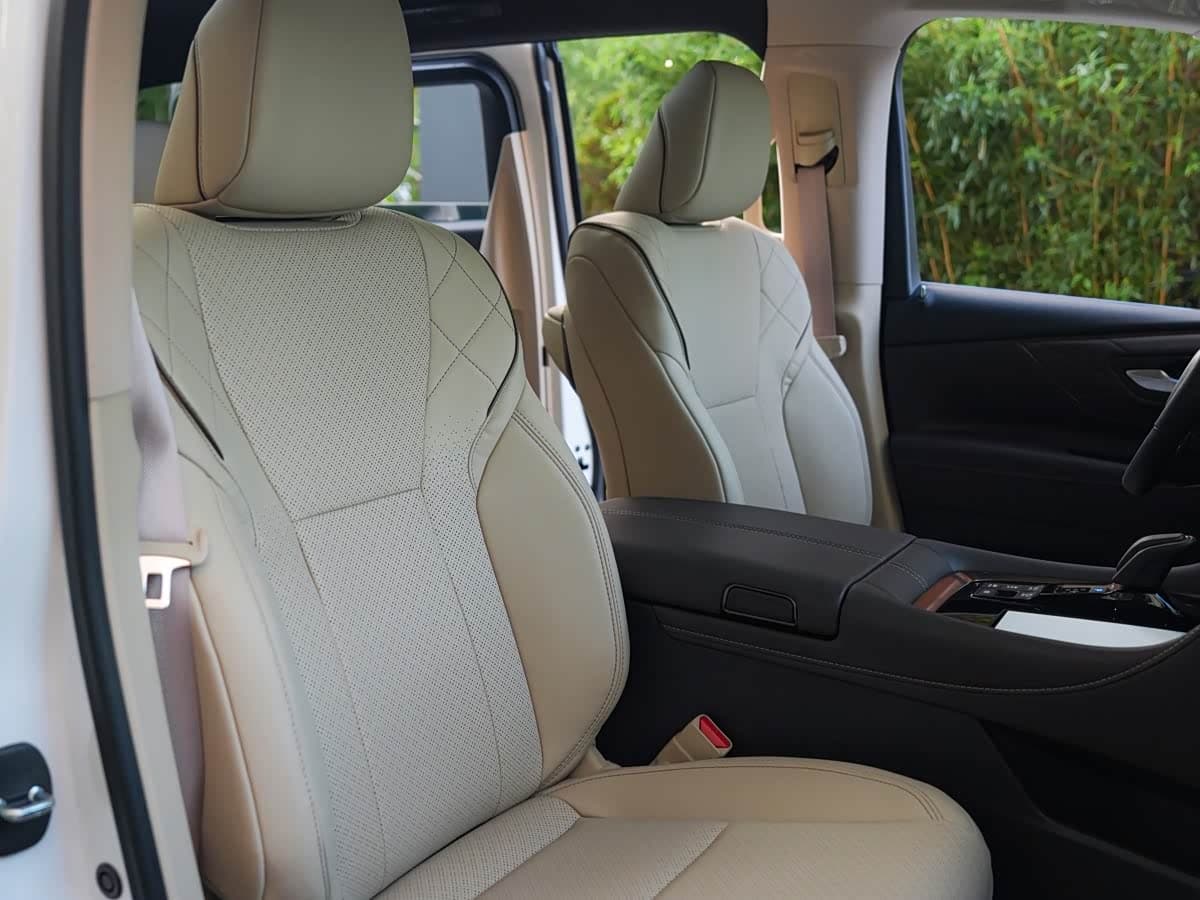Toyota Vellfire 2026 — Фото 13/20