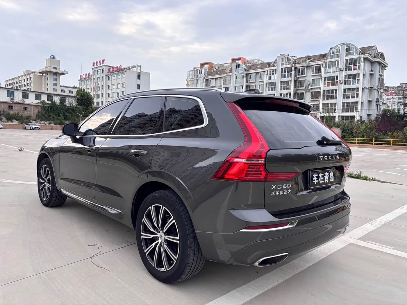 Volvo XC60 2020 — Фото 8/18