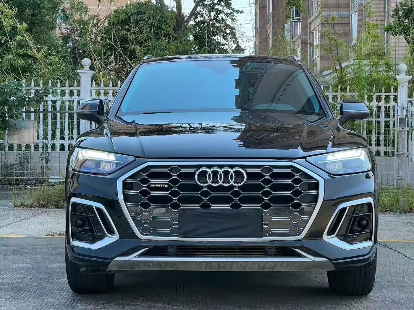 Audi Q5L 2022 — Фото 2/9