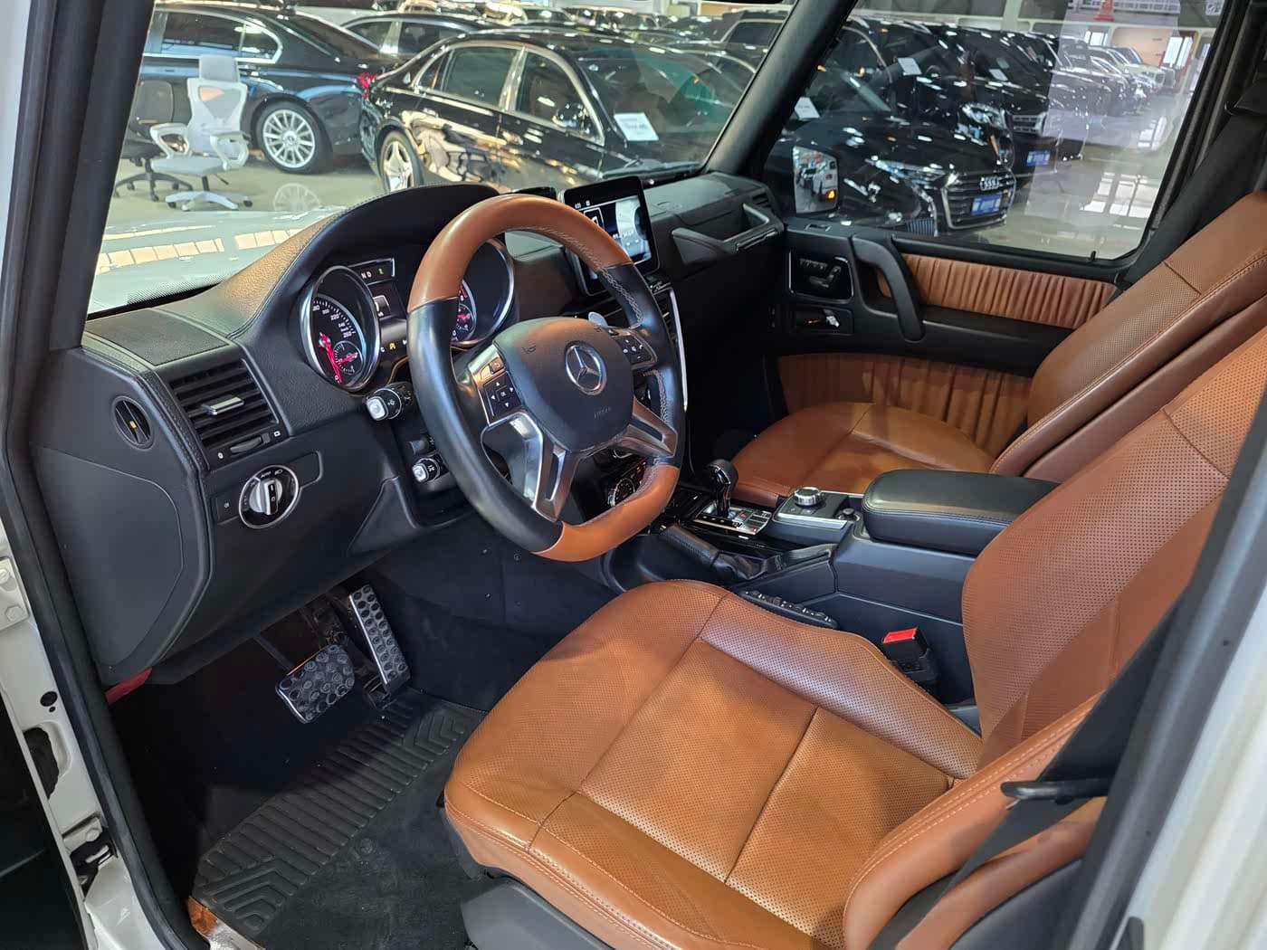 Mercedes-Benz G-Class 2018 — Фото 8/20