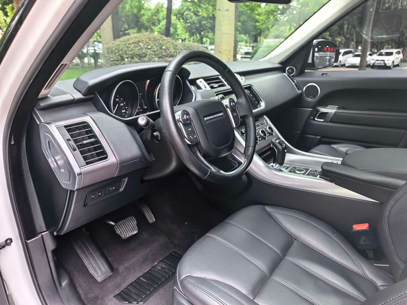 Land Rover Range Rover Sport 2017 — Фото 8/20