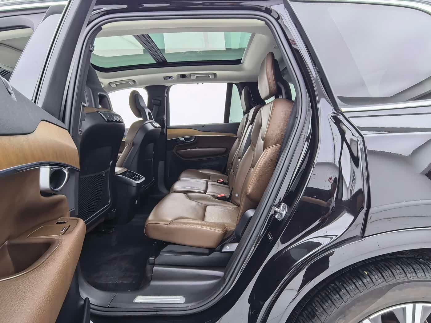 Volvo XC90 2019 — Фото 13/20