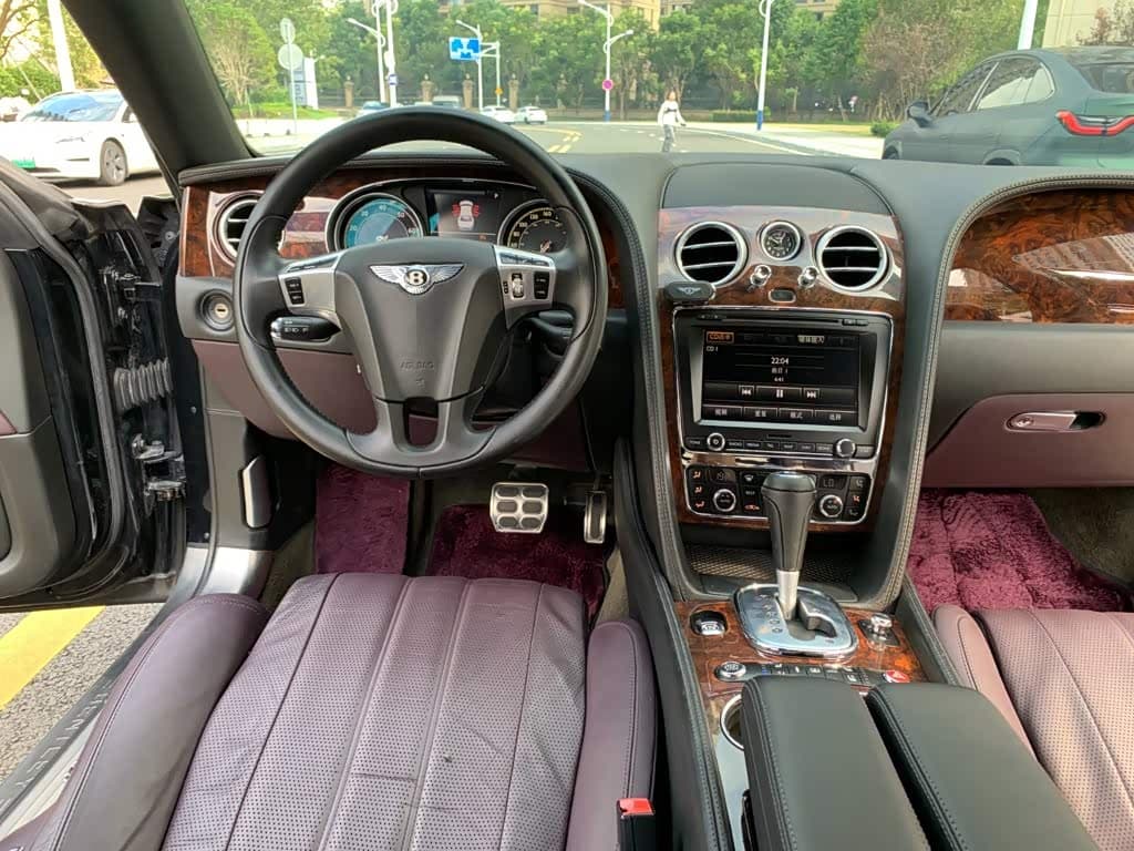 Bentley Flying Spur 2015 — Фото 11/20