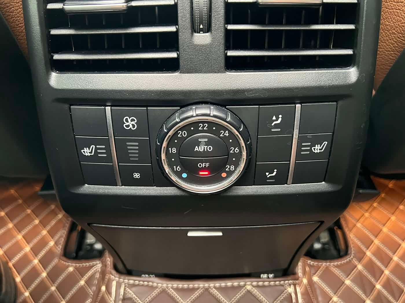 Mercedes-Benz GLS 2017 — Фото 17/20