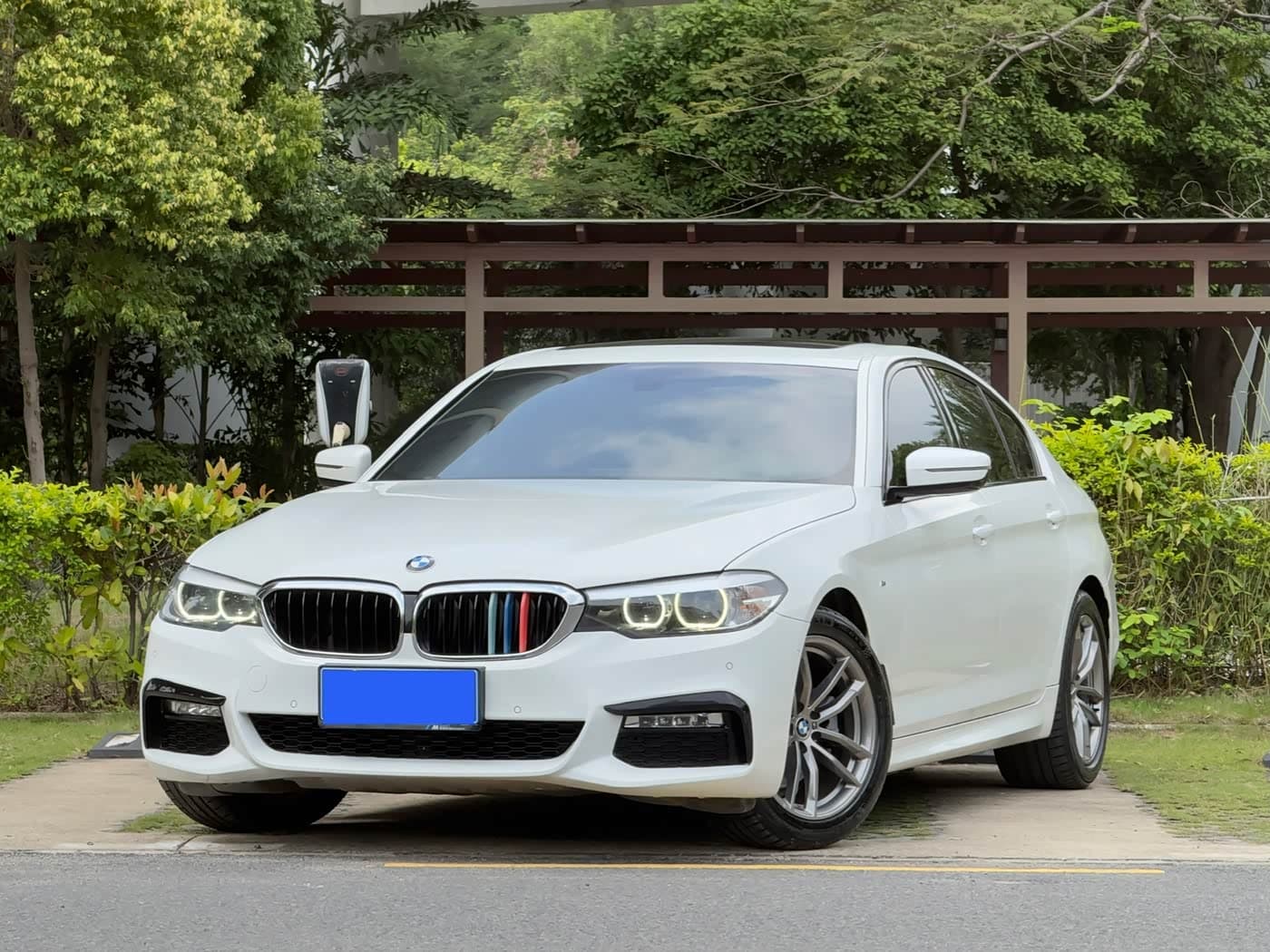 BMW 5 Series 2018 — Фото 1/20