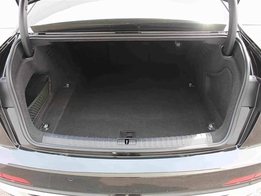 Audi A6L 2023 — Фото 18/19