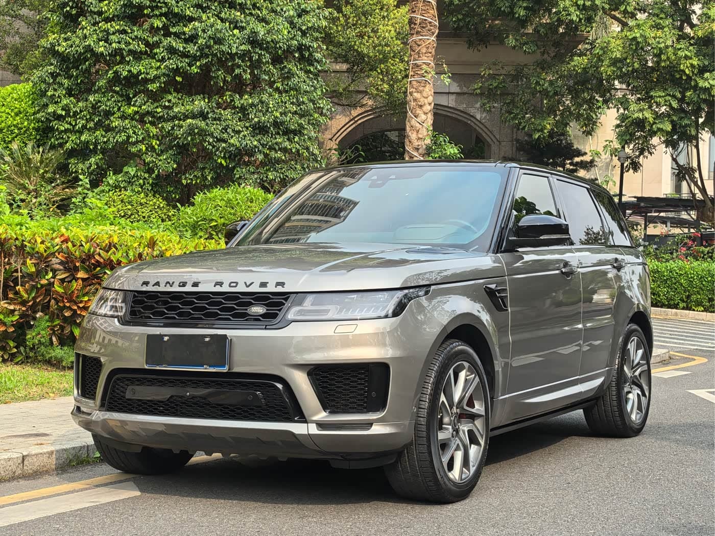 Land Rover Range Rover Sport 2018 — Фото 2/18