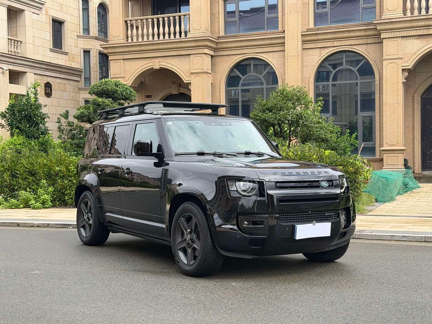 Land Rover Defender 2022 — Фото 3/13