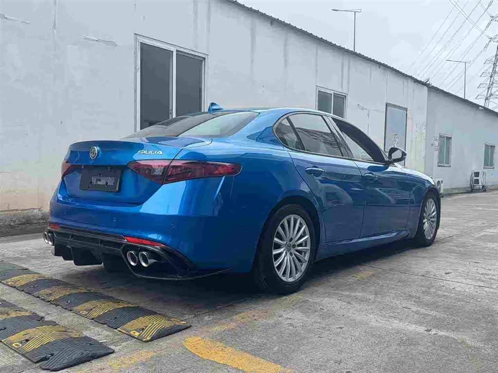 Alfa Romeo Giulia 2019 — Фото 6/6