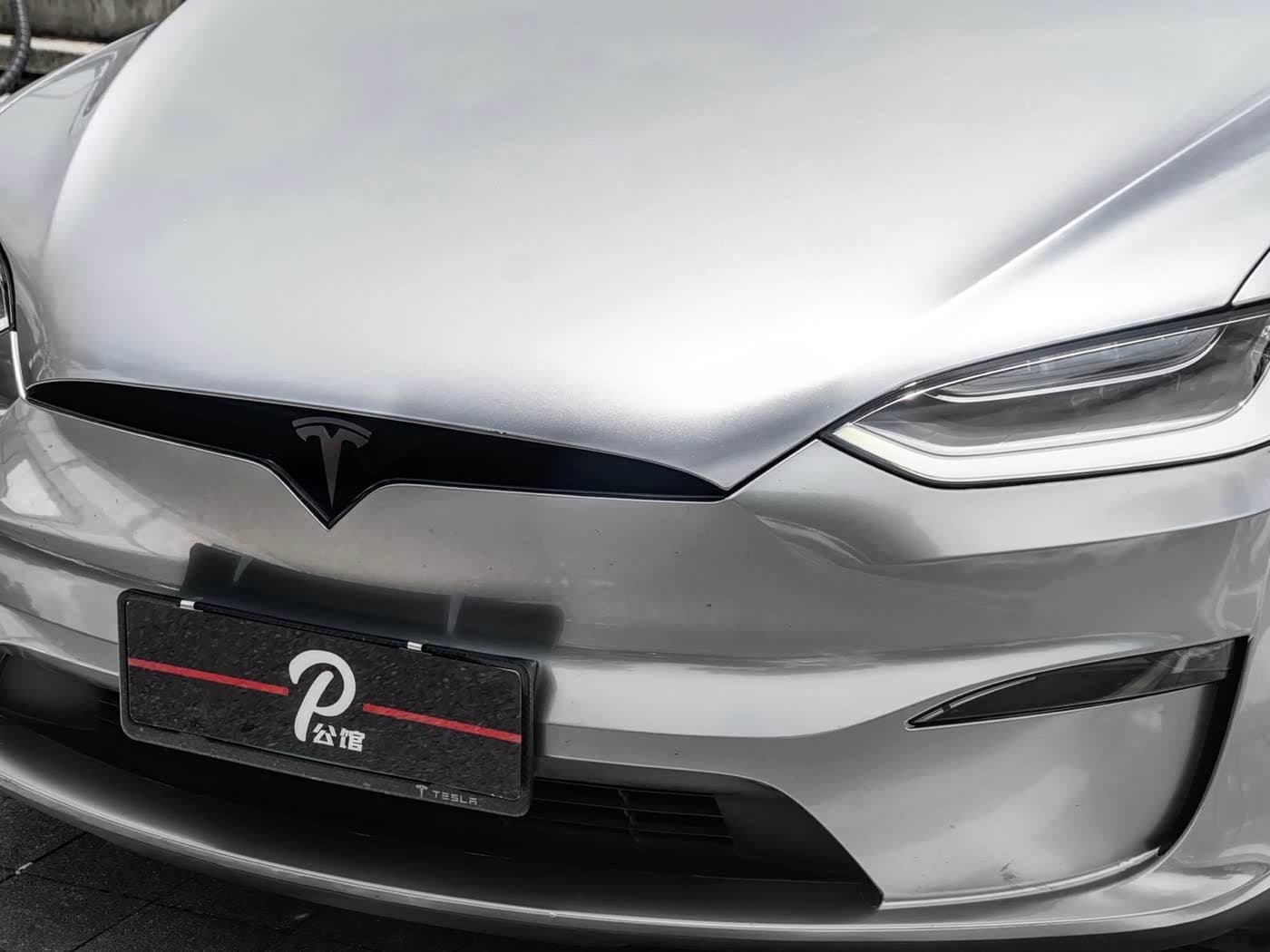 Tesla Model X 2023 — Фото 8/19